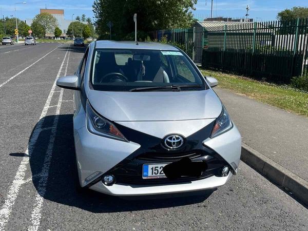 Toyota Aygo Hatchback, Petrol, 2015, Silver