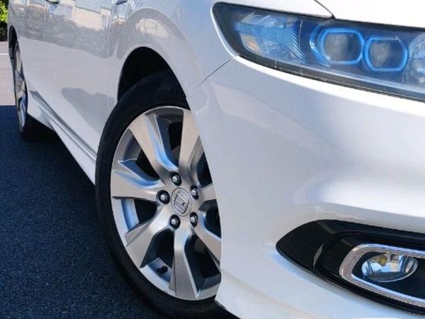 Honda Jade Estate, Petrol Hybrid, 2015, White