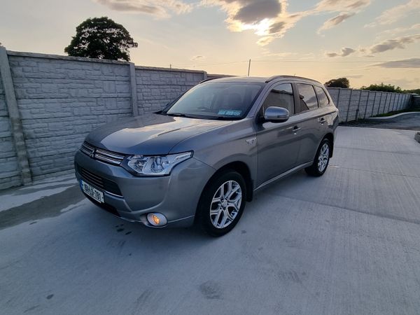 Mitsubishi Outlander SUV, Petrol Plug-in Hybrid, 2015, Grey