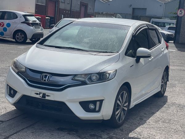 Honda Fit Hatchback, Petrol Hybrid, 2014, White