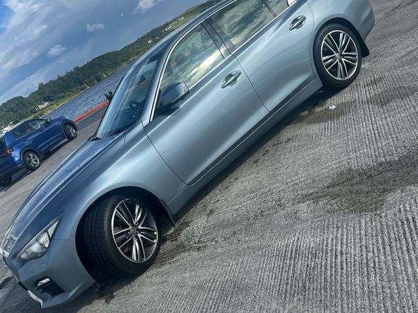 Infiniti Q50 Saloon, Diesel, 2014, Blue