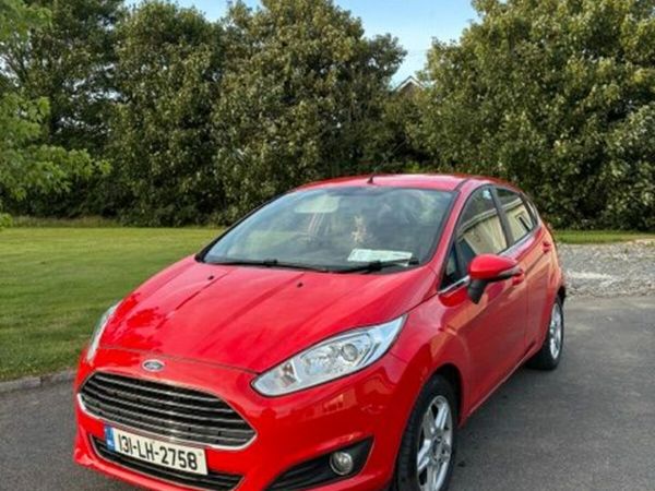 Ford Fiesta Hatchback, Petrol, 2013, Red