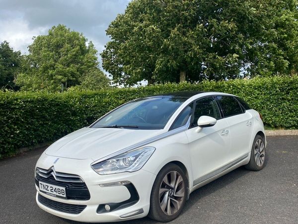Citroen DS 5 Hatchback, Diesel, 2012, White