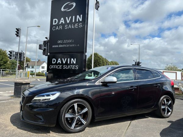 Volvo V40 Hatchback, Petrol, 2017, Black