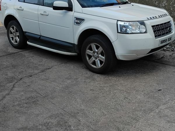 Land Rover Freelander SUV, Diesel, 2010, White