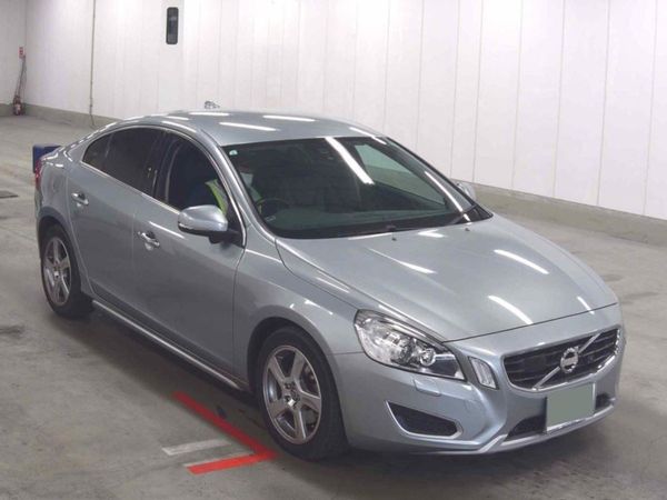 Volvo S60 Saloon, Petrol, 2011, Silver