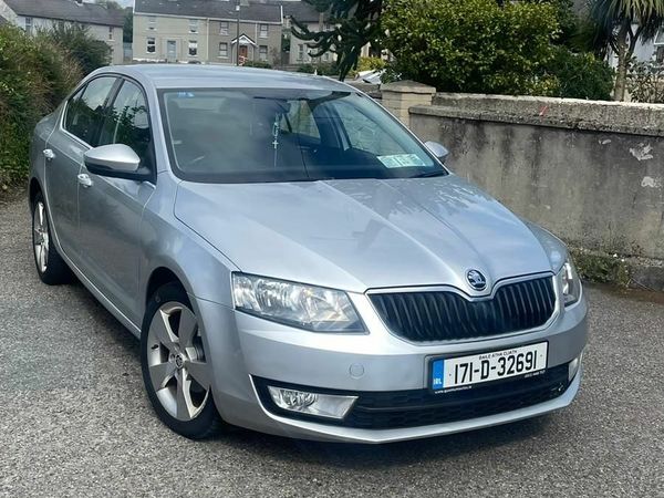 Skoda Octavia Saloon, Diesel, 2017, Grey