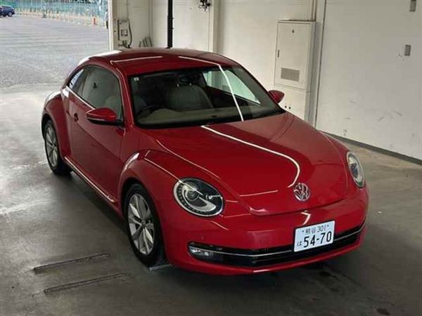 Volkswagen Beetle Hatchback, Petrol, 2013, Red