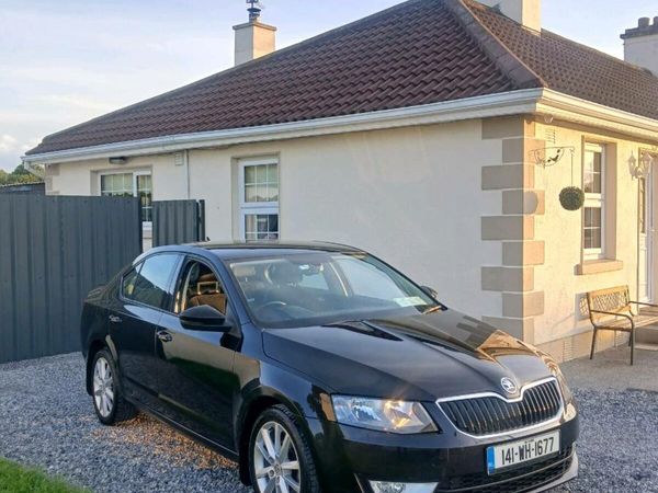 Skoda Octavia Hatchback, Diesel, 2014, Black