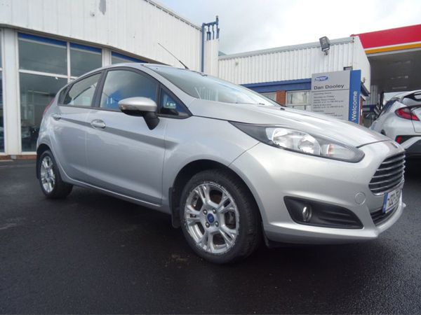 Ford Fiesta Hatchback, Petrol, 2013, Silver