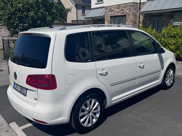 Volkswagen Touran MPV, Petrol, 2013, White