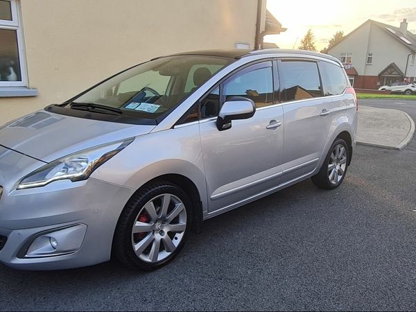 Peugeot 5008 MPV, Diesel, 2014, Silver