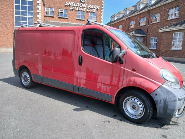 Renault Trafic MPV, Diesel, 2006, Red