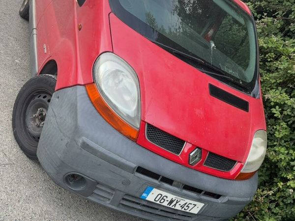 Renault Trafic MPV, Diesel, 2006, Red