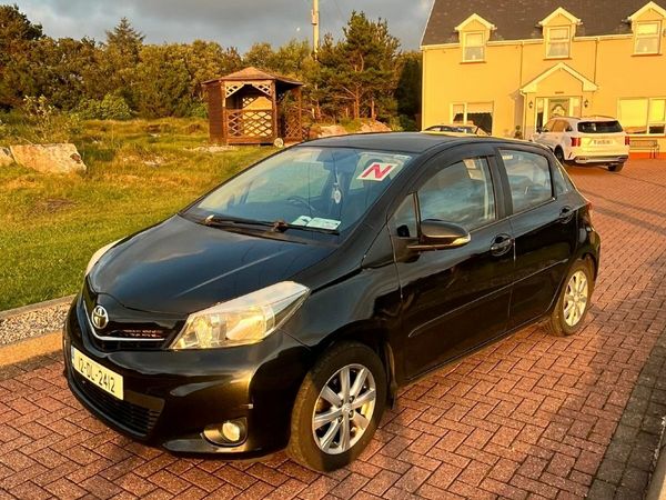 Toyota Yaris Hatchback, Petrol, 2012, Black