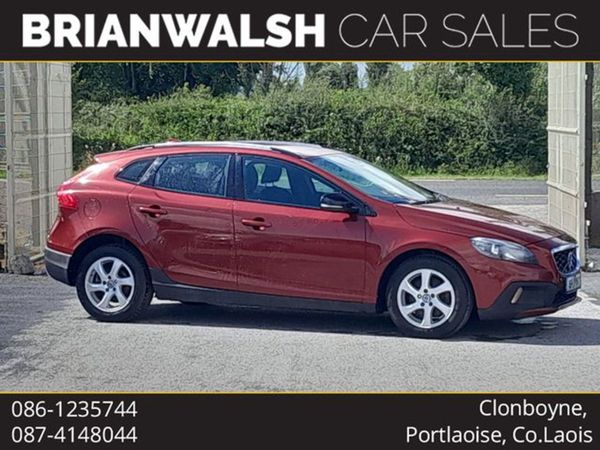 Volvo V40 Hatchback, Diesel, 2015, Red
