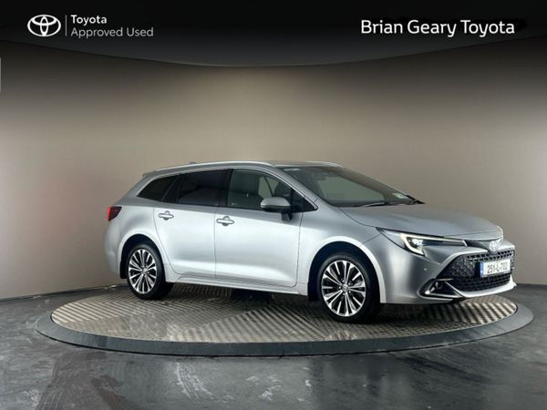 Toyota Corolla Hatchback, Petrol Hybrid, 2025, White