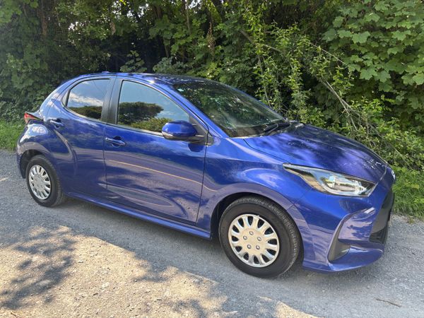 Toyota Yaris Hatchback, Petrol Hybrid, 2021, Blue