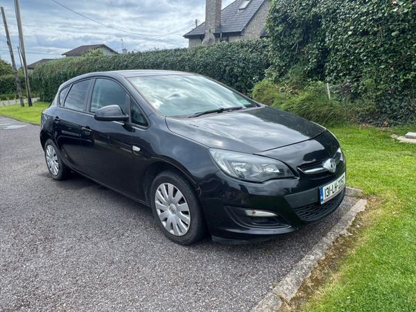 Vauxhall Astra Hatchback, Petrol, 2013, Black