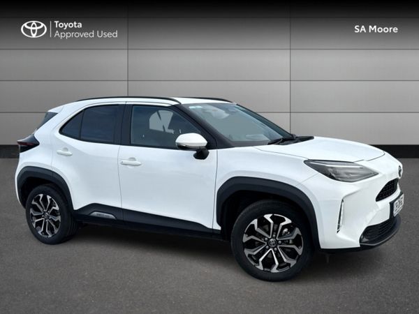 Toyota Yaris Cross Hatchback, Petrol Hybrid, 2025, White