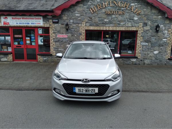 Hyundai i20 Hatchback, Petrol, 2015, Silver