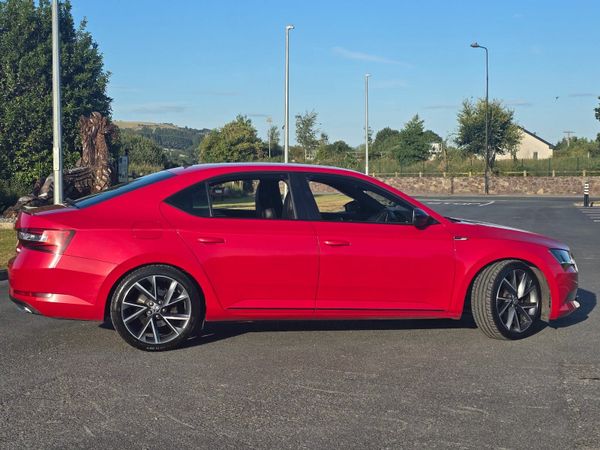 Skoda Superb Hatchback, Diesel, 2018, Red