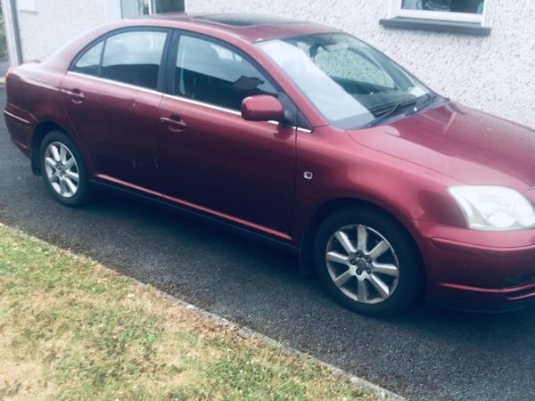 Toyota Avensis Saloon, Petrol, 2006, Red