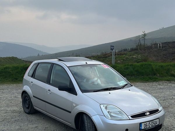Ford Fiesta Hatchback, Petrol, 2006, Silver