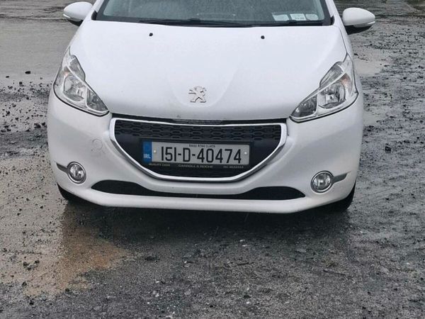 Peugeot 208 Hatchback, Diesel, 2015, White