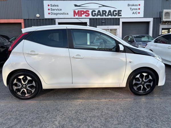 Toyota Aygo Hatchback, Petrol, 2021, White