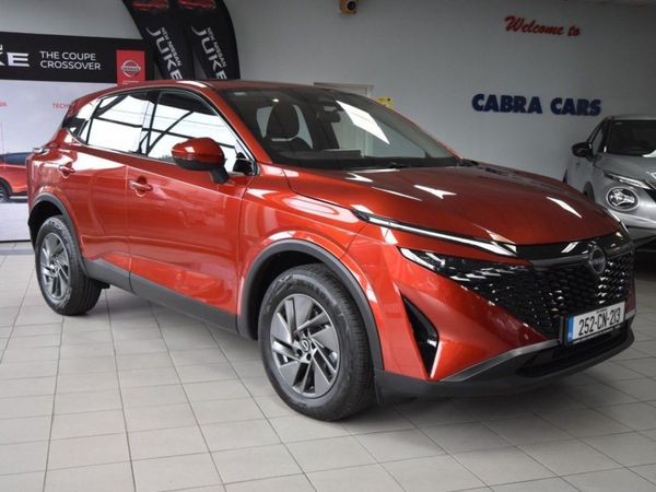 Nissan Qashqai MPV, Petrol, 2025, Red