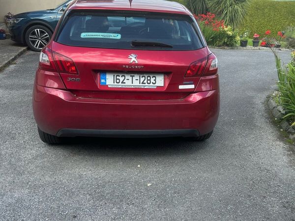 Peugeot 308 Hatchback, Diesel, 2016, Red