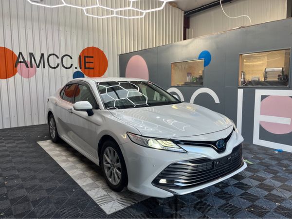 Toyota Camry Saloon, Petrol Hybrid, 2021, White