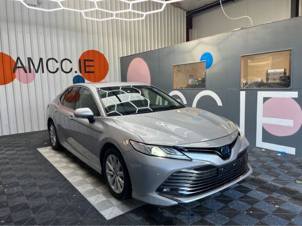 Toyota Camry Saloon, Petrol Hybrid, 2020, Silver