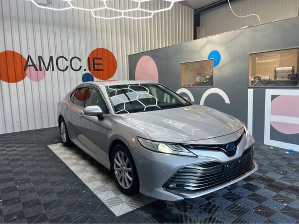 Toyota Camry Saloon, Petrol Hybrid, 2020, Silver