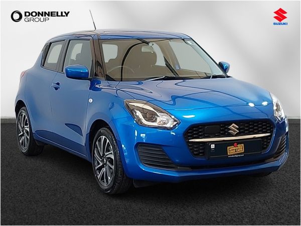 Suzuki Swift Hatchback, Petrol, 2021, Blue