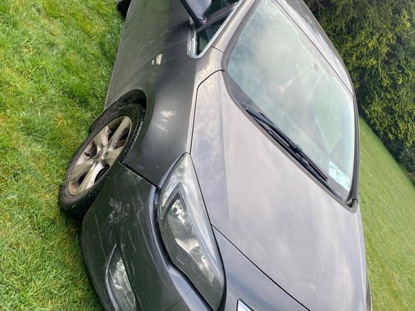 Opel Astra Hatchback, Diesel, 2010, Grey