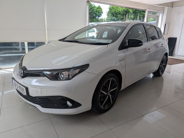 Toyota Auris MPV, Petrol Hybrid, 2018, White