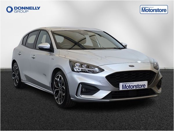 Ford Focus Hatchback, Diesel, 2021, Silver