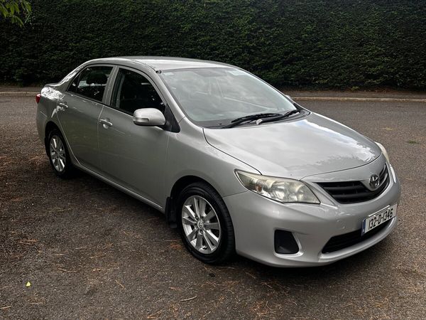 Toyota Corolla Saloon, Diesel, 2013, Silver