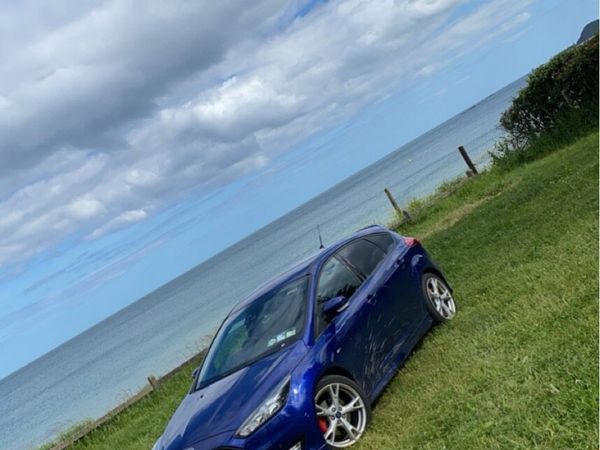 Ford Focus Hatchback, Diesel, 2017, Blue
