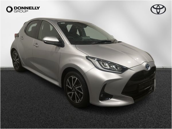 Toyota Yaris Hatchback, Petrol Hybrid, 2022, Silver