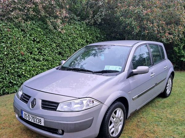 Renault Megane Hatchback, Petrol, 2005, Silver