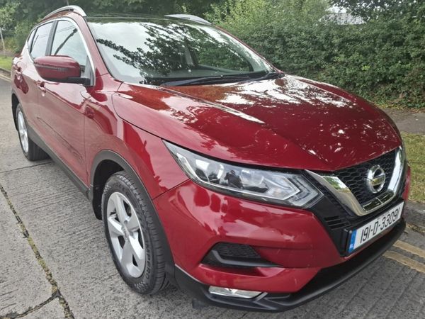 Nissan Qashqai SUV, Diesel, 2019, Red