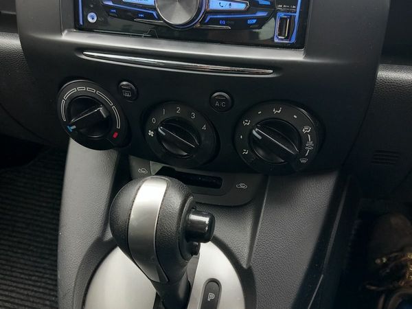 Mazda Demio Hatchback, Petrol, 2013, Blue