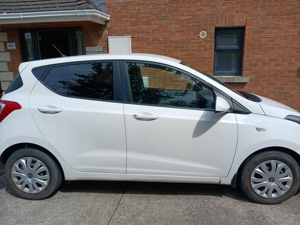Hyundai i10 Hatchback, Petrol, 2014, White