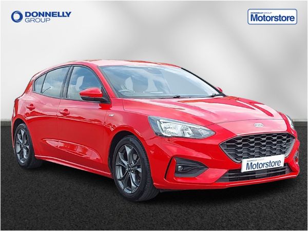 Ford Focus Hatchback, Petrol, 2019, Red