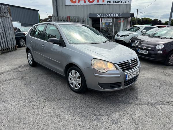 Volkswagen Polo Hatchback, Petrol, 2007, Silver