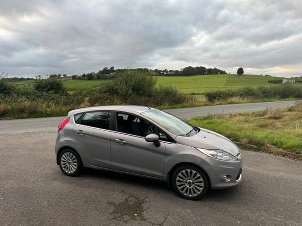 Ford Fiesta Hatchback, Petrol, 2011, Grey