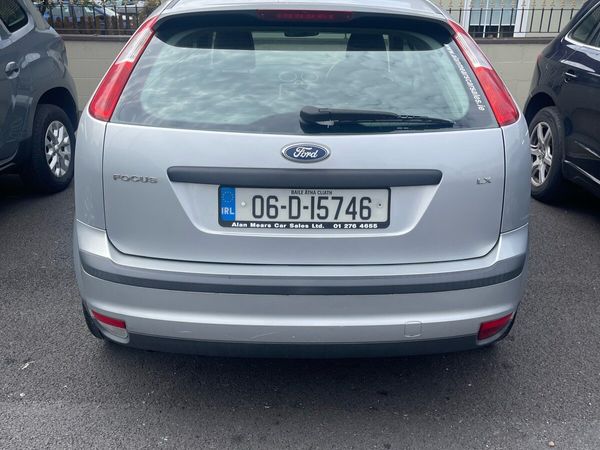 Ford Focus Hatchback, Petrol, 2006, Silver